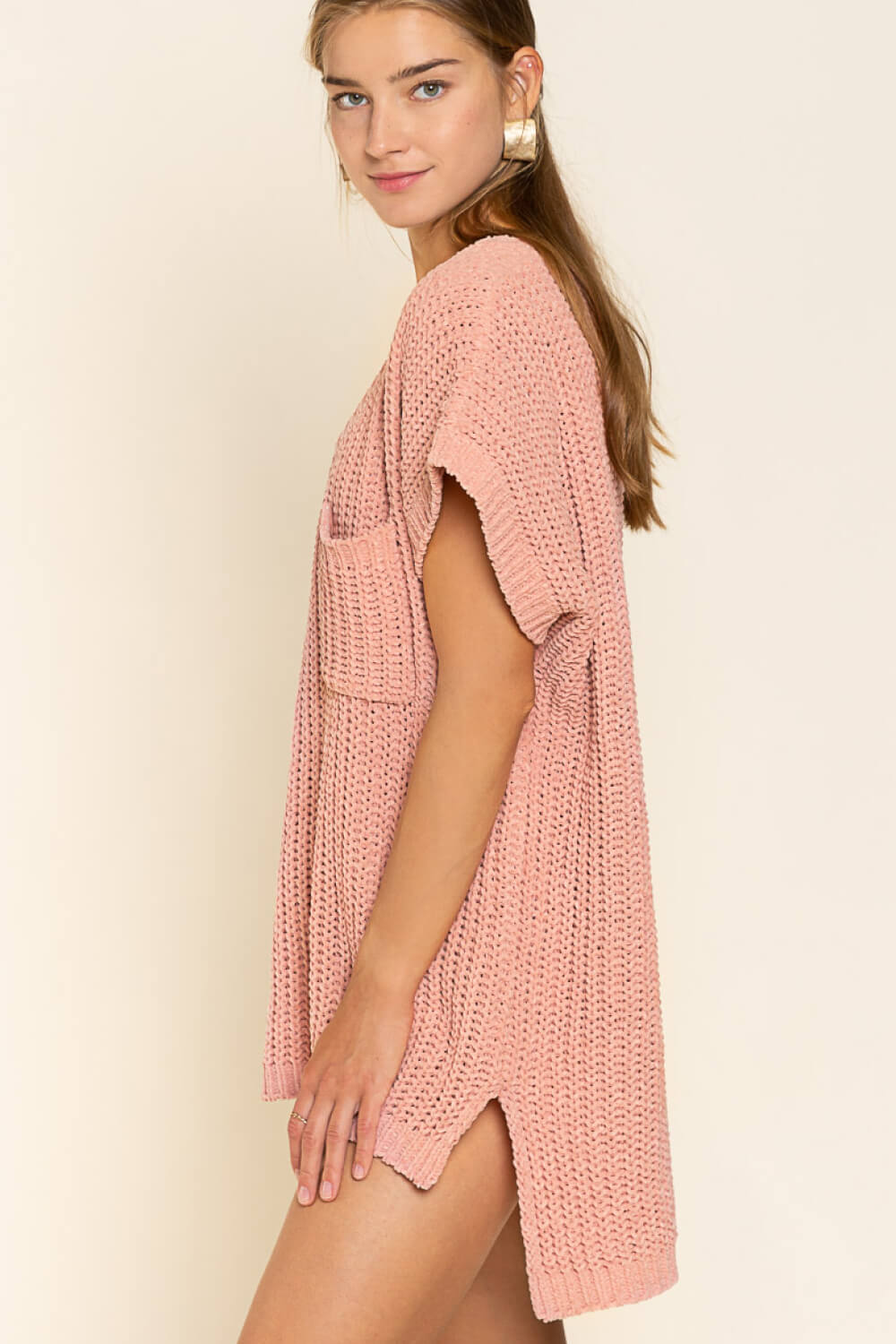 POL Rib-Knit V-Neck Slit High-Low Short Sleeve Sweater